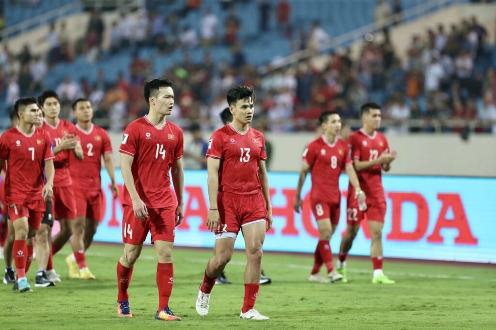 Việt Nam dưới thời Philippe Troussier để thua 0-3 trước Indonesia ngay tại sân Mỹ Đình