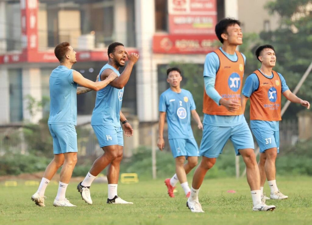 Thép Xanh Nam Định tập luyện chăm chỉ cho các trận đấu sắp tới. 