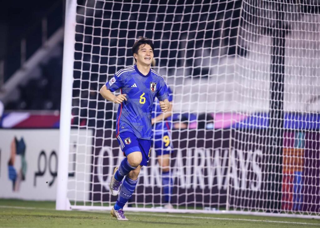 Kimura Seiji ăn mừng bàn thắng mở tỉ số trận đấu U23 UAE 0-2 U23 Nhật Bản