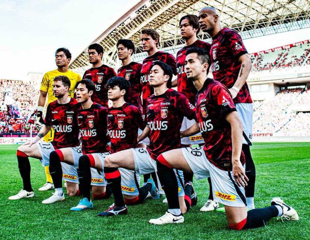 Urawa Red Diamonds khủng hoảng ở cả hàng công lẫn hàng thủ.