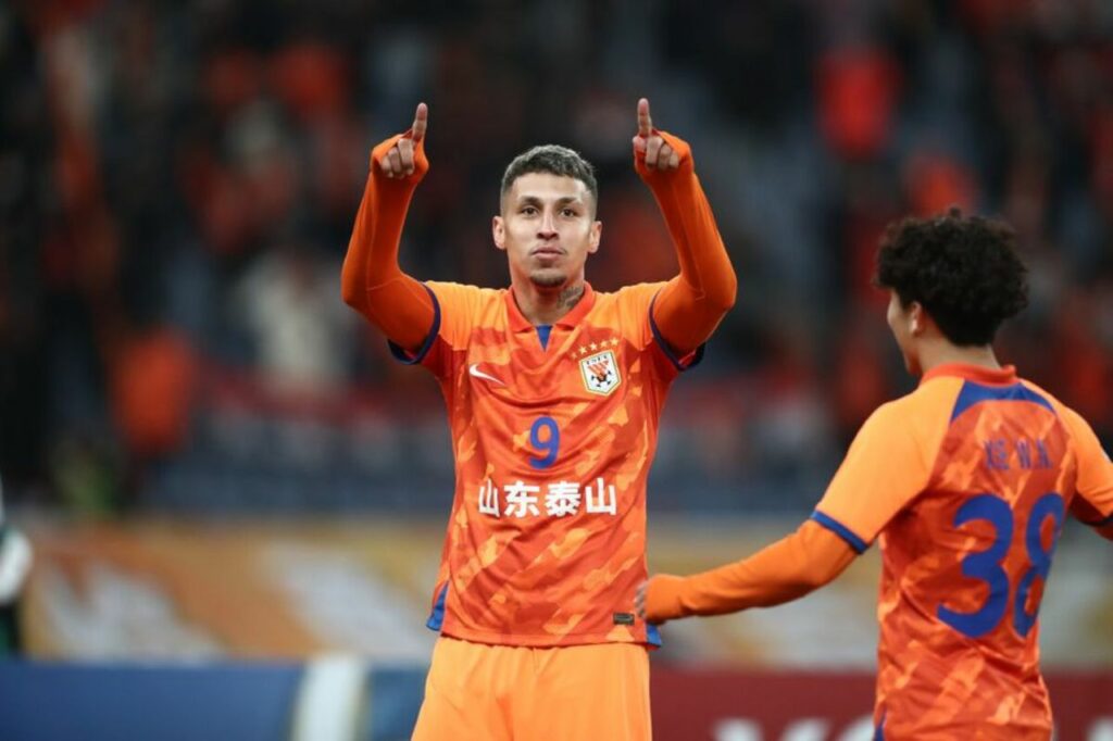 Cryzan là ngòi nổ chính trên hàng công Sơn Đông Thái Sơn, anh dẫn đầu Thống Kê AFC Champions League 2023/24 về số lần rê bóng