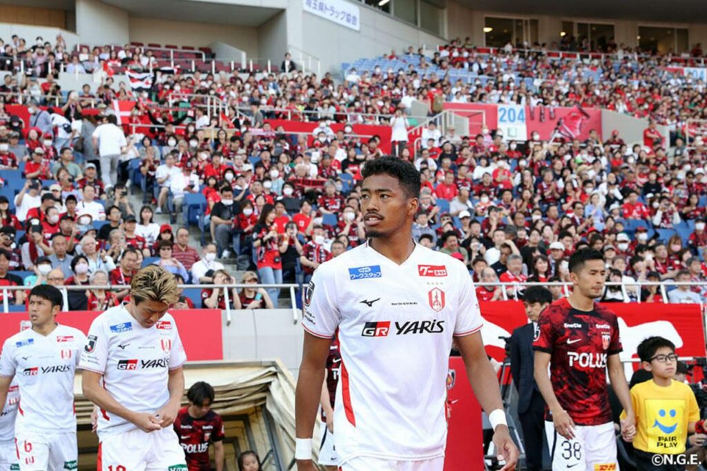 Kennedy Egbus Mikuni đang là trụ cột nơi hàng thủ Nagoya Grampus.