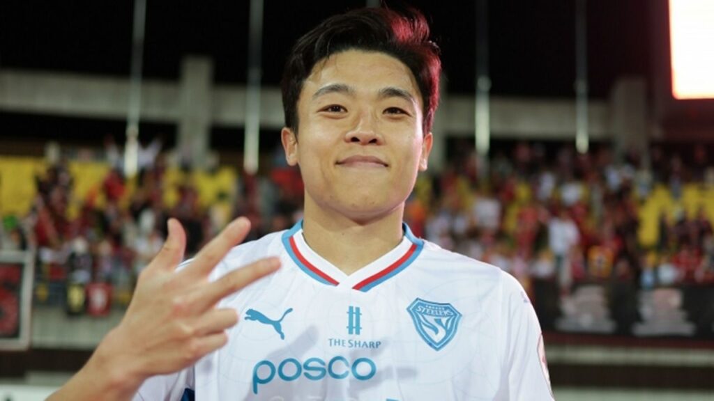 Jae-hee Jeong - chủ nhân của cú hattrick cho Pohang Steelers vòng 10 K-League 2024