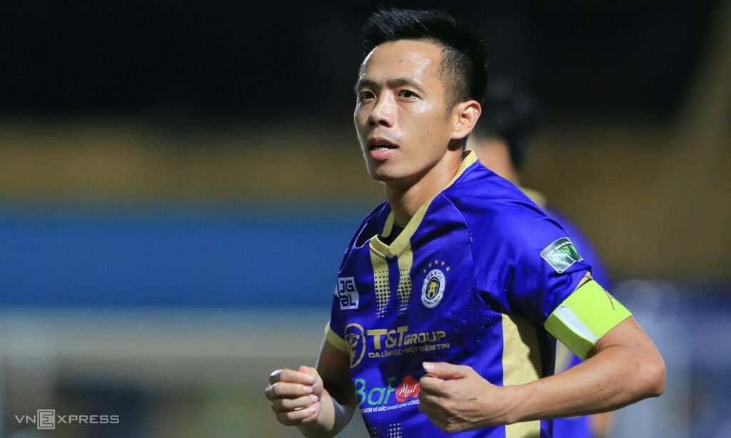 Văn Quyết, ngôi sao Hà Nội FC lọt vào mắt xanh HLV Kim Sang-sik.