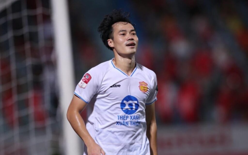 Văn Toàn gặp phải chấn thương ở vòng 19 V-League.