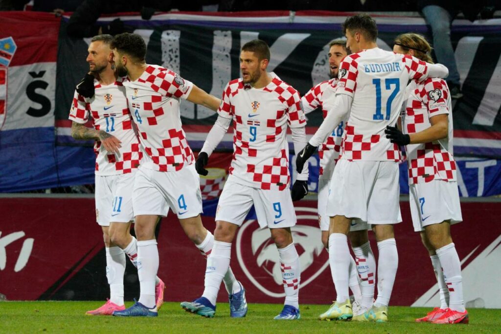 Croatia là đội bóng được đánh giá mạnh thứ 2 bảng B, sau Tây Ban Nha.