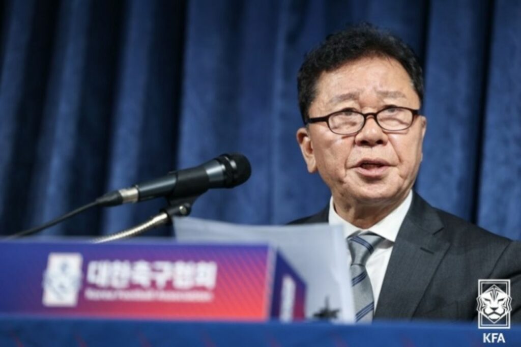 Ông Chung Hae-seong, Chủ tịch Ủy ban tăng cường Sức mạnh của bóng đá Hàn Quốc. 