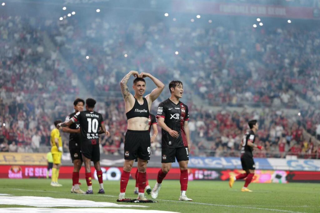 Cơ hội tham dự đấu trường châu Á vẫn còn rộng mở với FC Seoul.