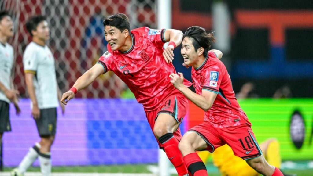 Lee Kang-in (số 19) ghi bàn thắng duy nhất giúp Hàn Quốc đánh bại Trung Quốc với tỉ số 1-0.