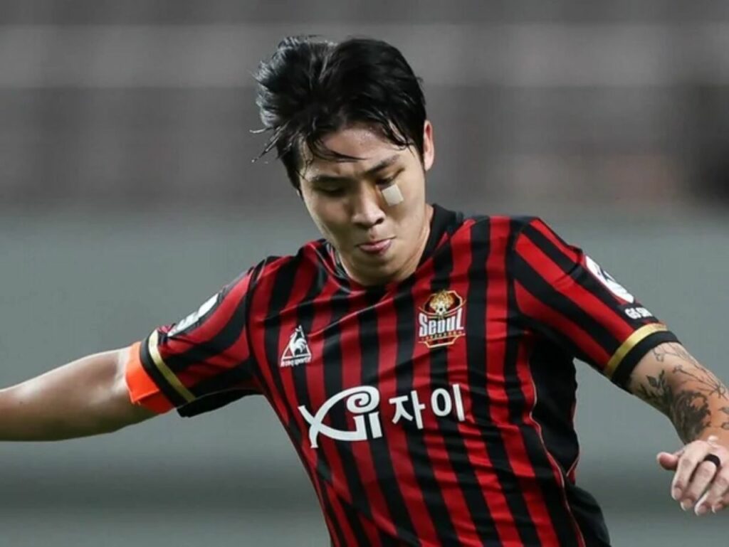 Bị FC Seoul thanh lý hợp đồng, sự nghiệp của Hwang Hyun-soo cũng coi như khép lại.