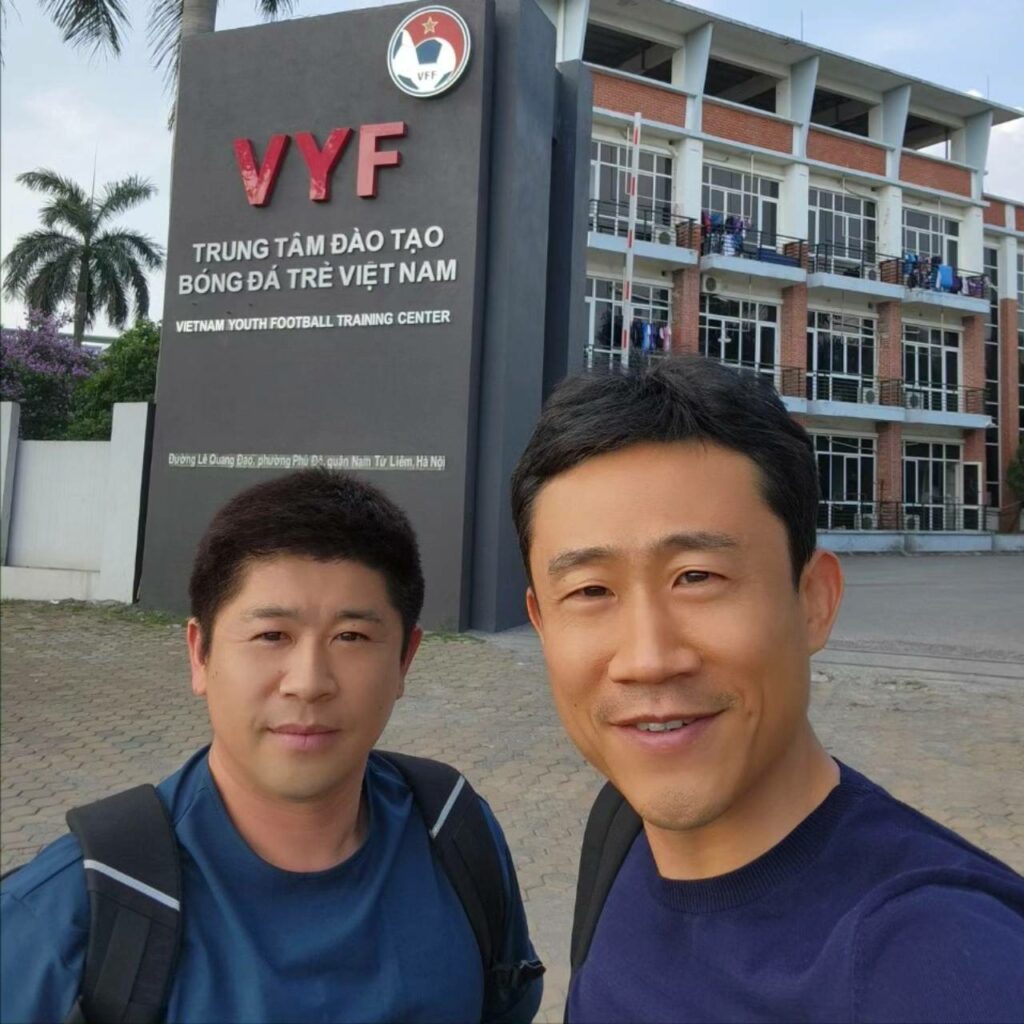 Trợ lý thể lực Sang Wuk-an (trái) bất ngờ chia tay với đội tuyển quốc gia Việt Nam, Biến động V-League 2023/24