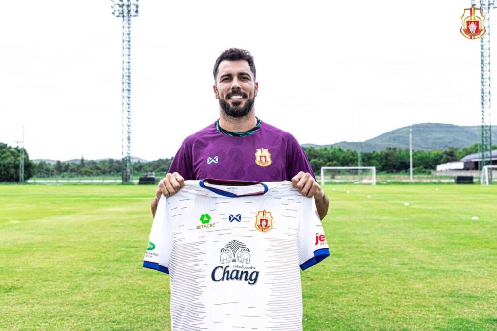 Lamphun Warrior FC có chữ ký của Victor Cardozo cho mùa giải năm nay. 