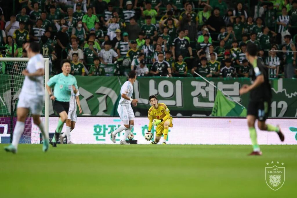 Jeonbuk xuất sắc có được chiến thắng trước một Ulsan HD đang khủng hoảng. ở vòng 24 K-League 2024