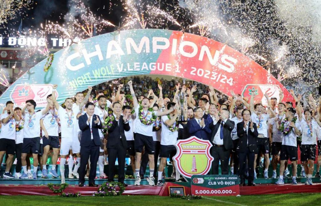 Thép Xanh Nam Định vô địch V-League 2023/24.
