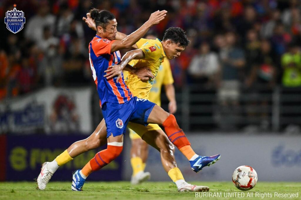 Buriram United mất chuỗi thắng khi hòa 0-0 trước Port FC.