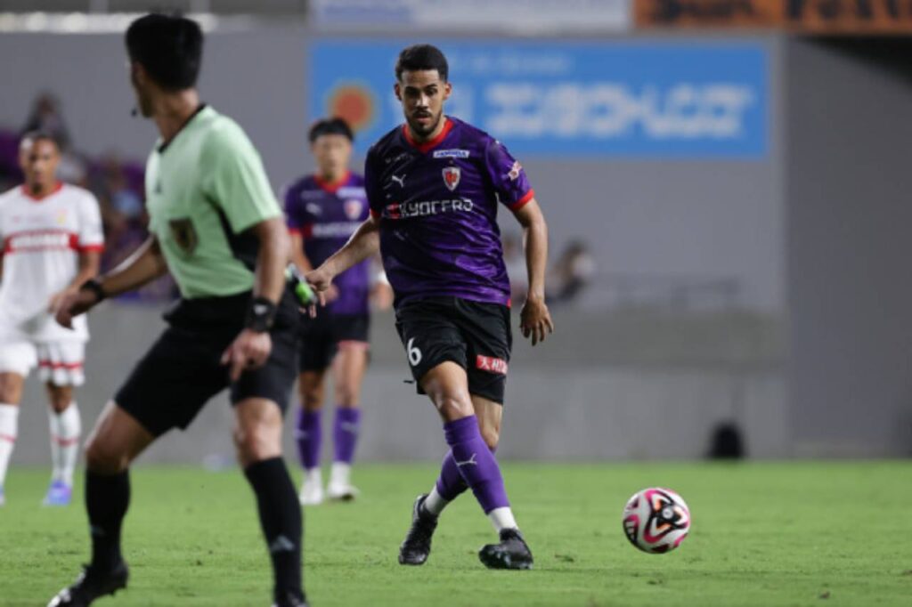 Lucas Oliveira là cầu thủ đắt giá nhât J-League mùa hè vừa qua. 