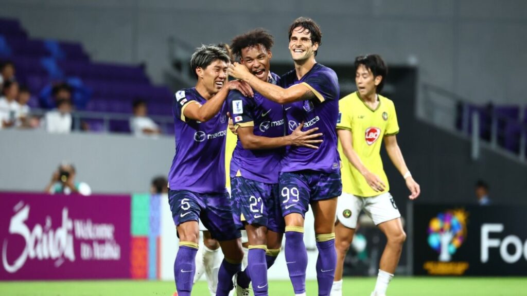 Sanfrecce Hiroshima thể hiện đẳng cấp khi đánh bại Kaya FC-Iloilo với chiến thắng 3-0.