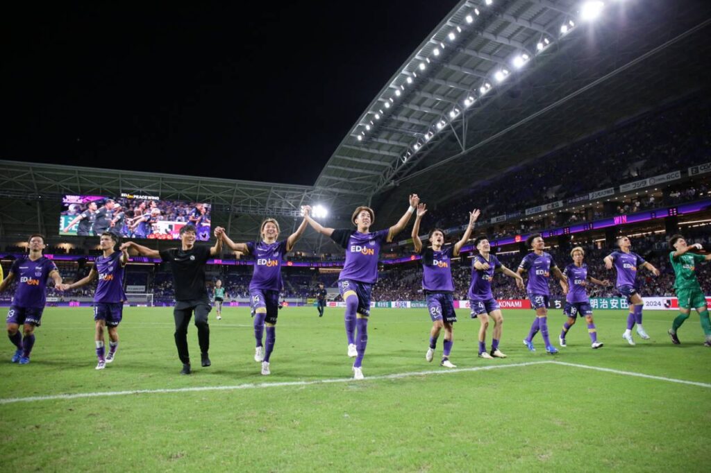 Sanfrecce giành chiến thắng chung cuộc 3-2 trong trận đấu quan trọng nhất của mùa giải.