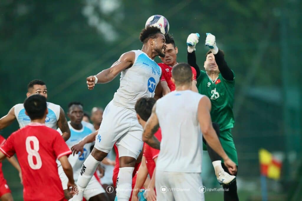 Đội tuyển Việt Nam giành chiến thắng 3-2 trước Nam Định FC.