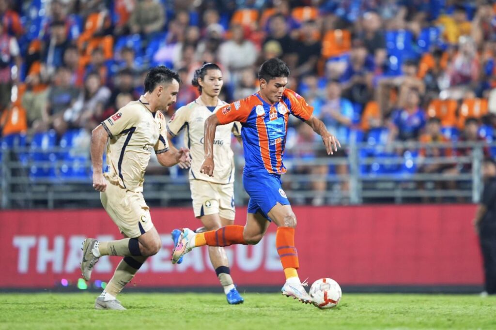 Port FC đánh bại Nakhon Pathom United với chiến thắng 2-0. 