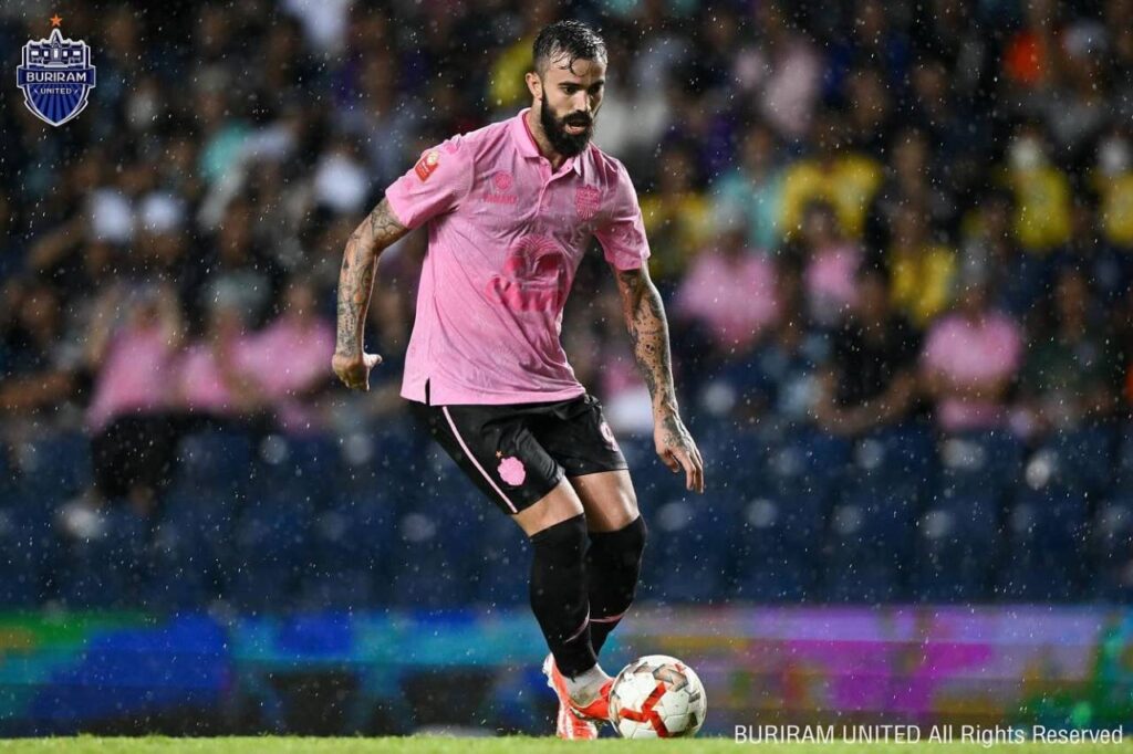 Matheus Vargas đầu quân cho Buriram United, trở thành trụ cột nơi tuyến giữa. 