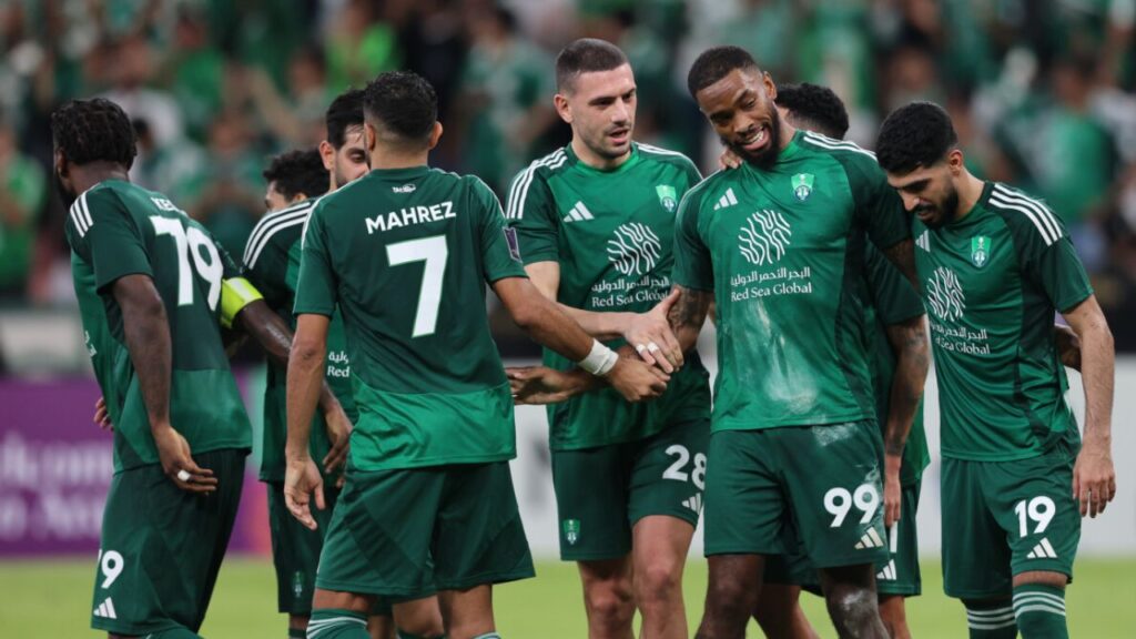 Ivan Toney tỏa sáng giúp Al Ahli kéo dài chuỗi trận bất bại của mình.