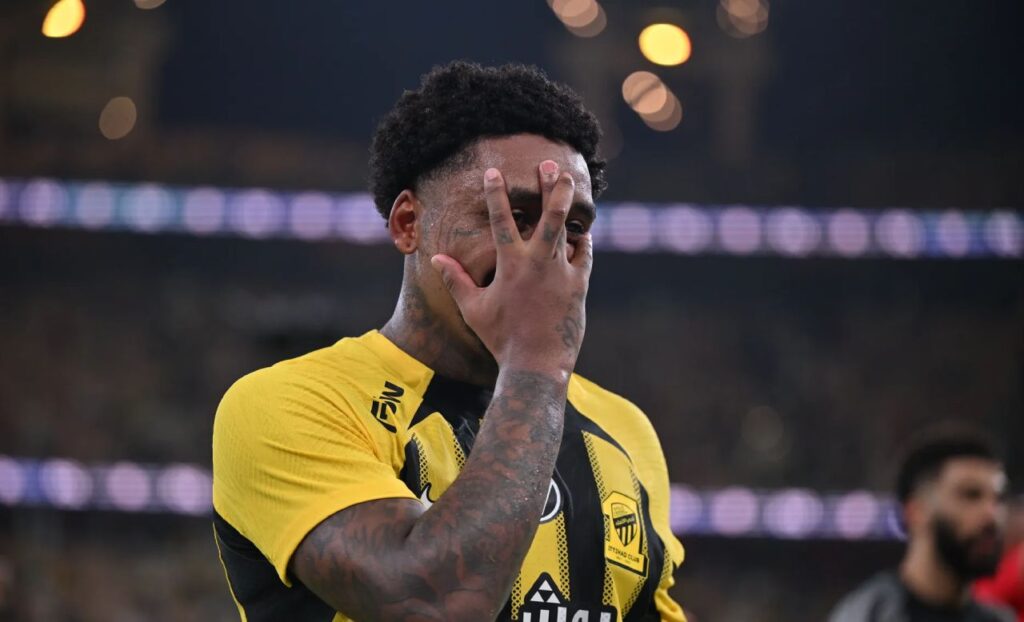 Steven Bergwijn ghi bàn thắng vàng giúp Al Ittihad đánh bại Al Nassr.