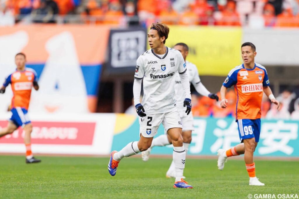 Đánh bại Albirex, Gamba Osaka có cơ hội dự cúp châu Á. 