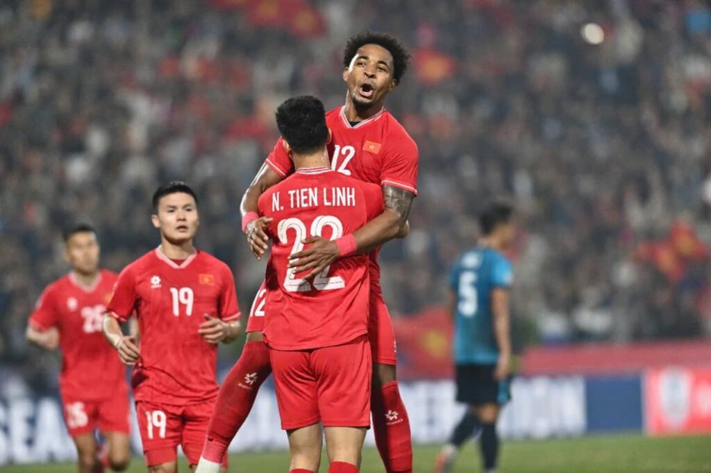 Bộ đôi Xuân Son - Tiến Linh giúp đội tuyển Việt Nam xuất sắc lọt vào chung kết ASEAN Cup 2024.