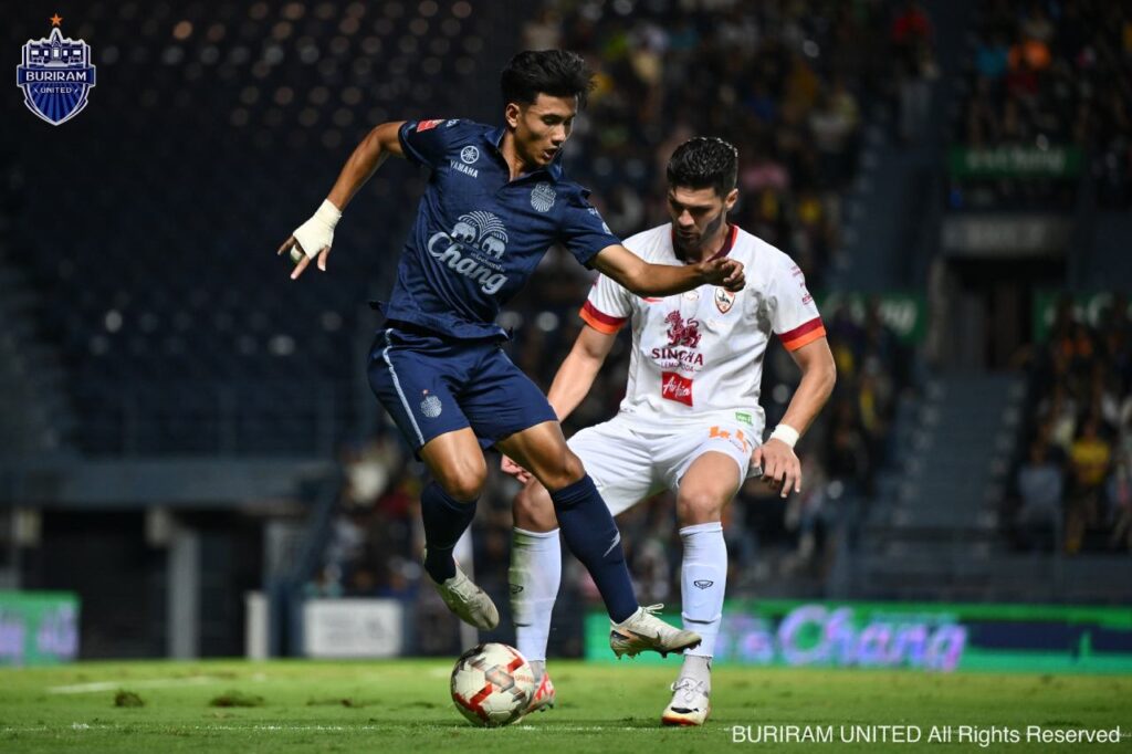 Buriram United thắng hủy diệt 8-0 Singha Chiangrai United, Vòng 17 Thai League 