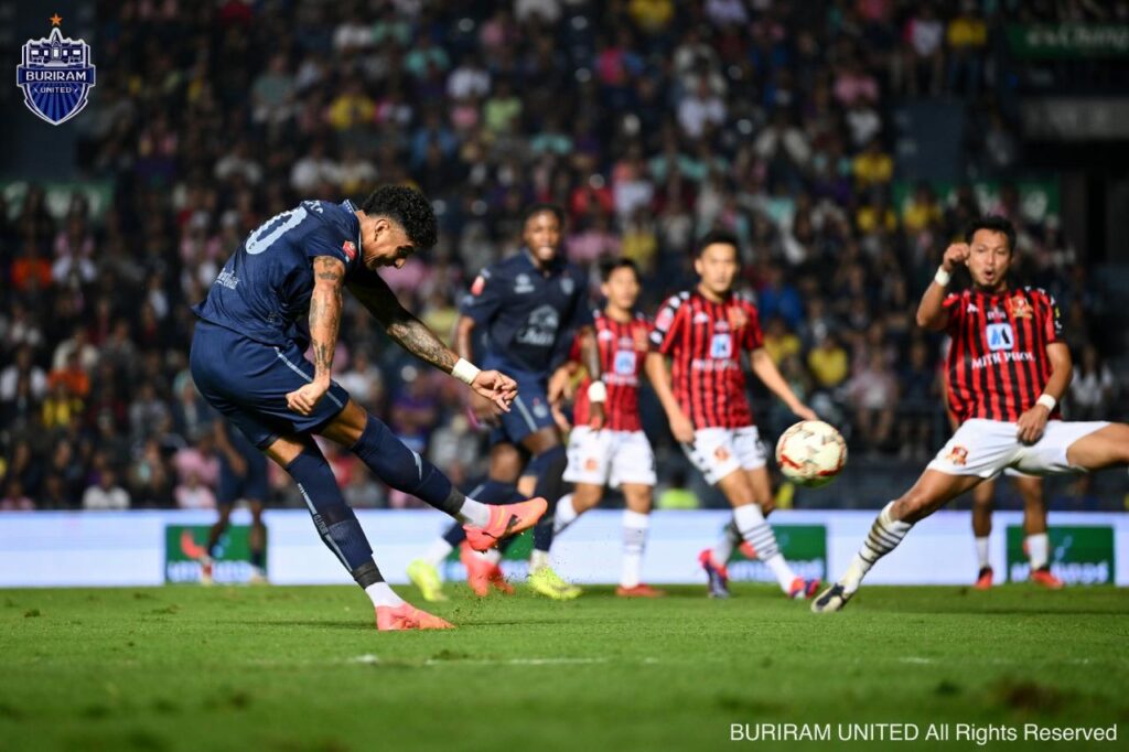 Buriram United thắng hủy diệt 9-0 Khon Kaen United.