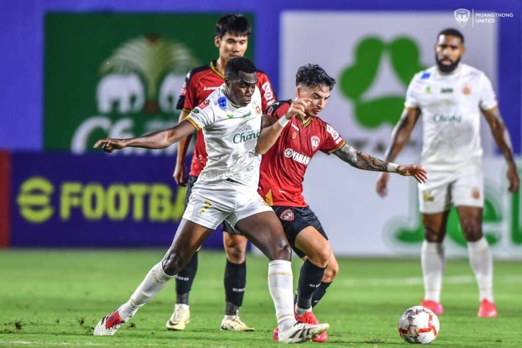 Muangthong United có chuyến làm khách thắng lợi vẻ vang với tỷ số 5-1.