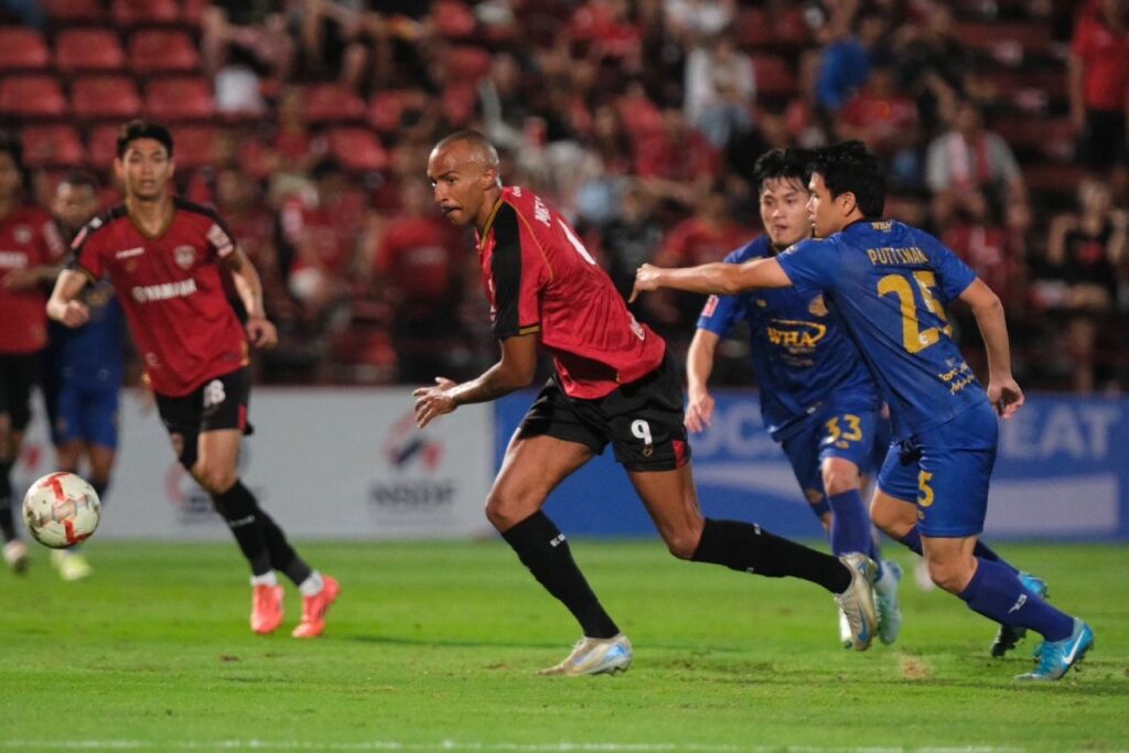 Muangthong United lọt top 4 sau khi đánh bại Rayong FC với tỷ số đậm 4-0, Vòng 17 Thai League 