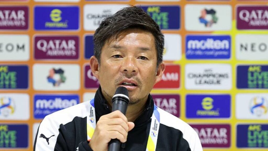 Tatsu Oniki là HLV đã có nhiều kinh nghiệm tại J-League.