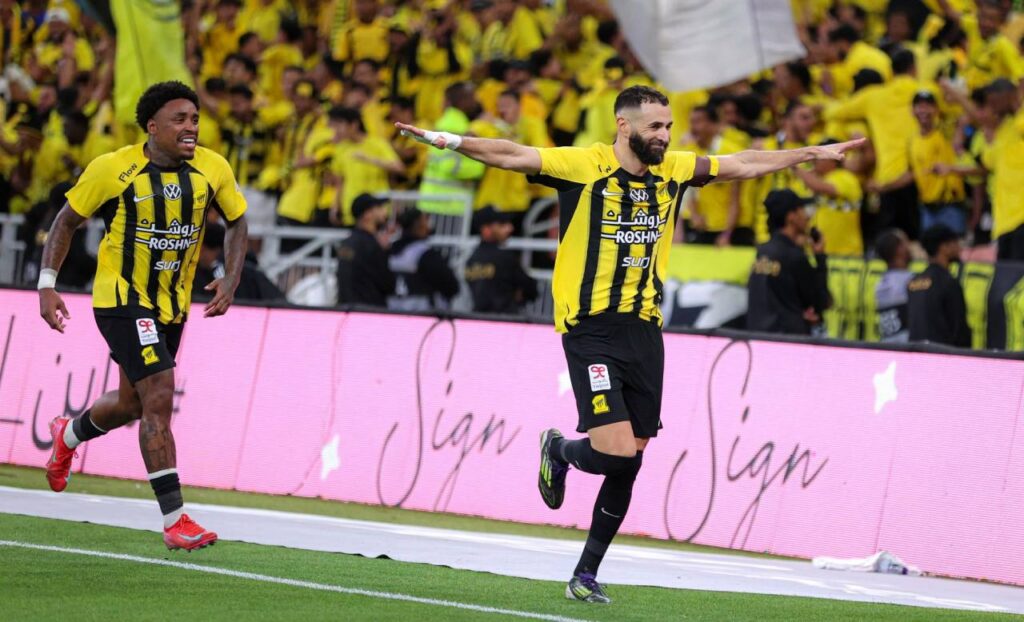 Đánh bại Al Hilal với tỉ số 4-1, Al Ittihad bỏ xa đối thủ đến 7 điểm trong cuộc đua vô địch