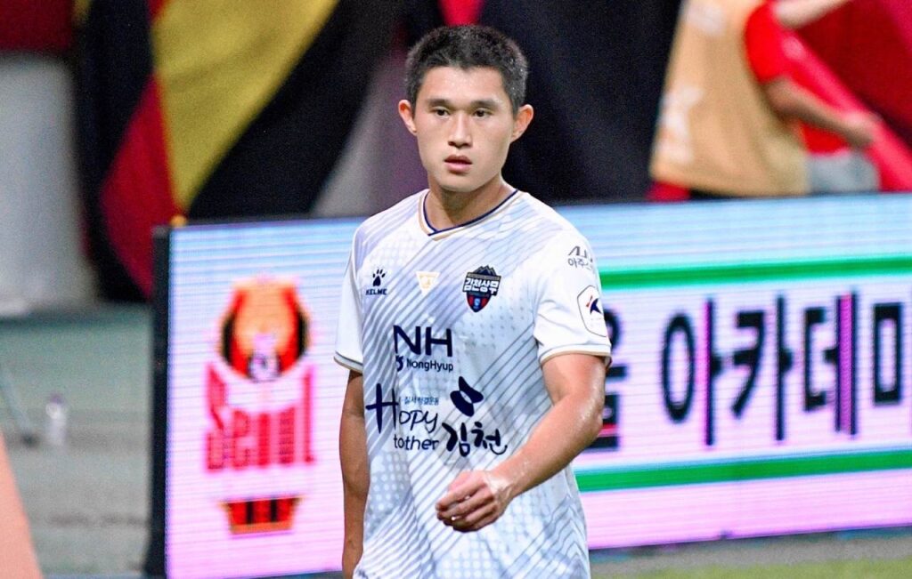 Cầu thủ nội xuất sắc hàng đầu của K-League - Lee Dong-gyeong. 