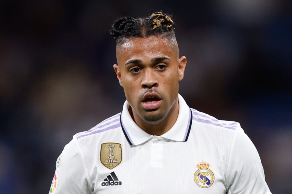 Sự nghiệp của Mariano Diaz bị chôn vùi ở Real Madrid.