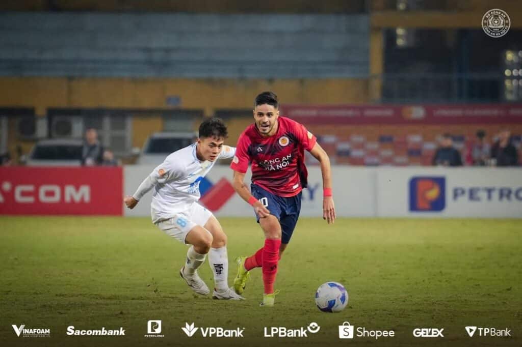Công An Hà Nội chia điểm với Thép Xanh Nam Định.