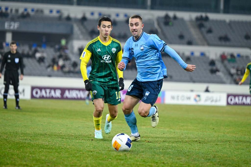 Jeonbuk Hyundai Motors thất bại cay đắng khi để Sydney FC đánh bại với tỷ số 0-2.