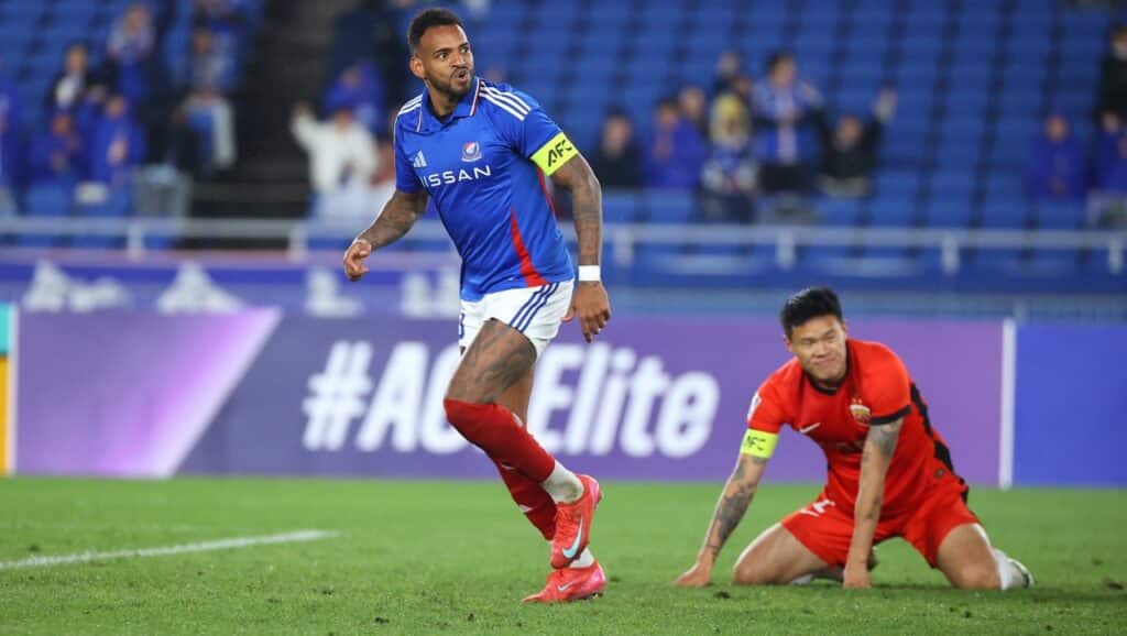 Anderson Lopes lập cú đúp, đưa Yokohama F.Marinos vào vòng tứ kết.