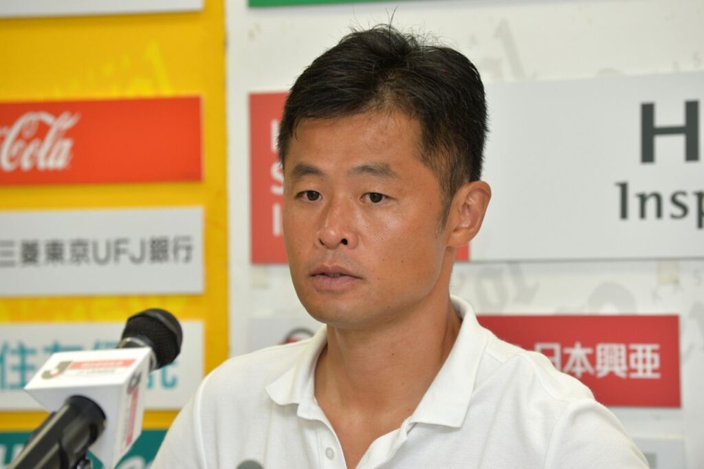 Takashi Ogura có quãng thời gian không mấy suông sẻ khi làm HLV của Nagoya Grampus