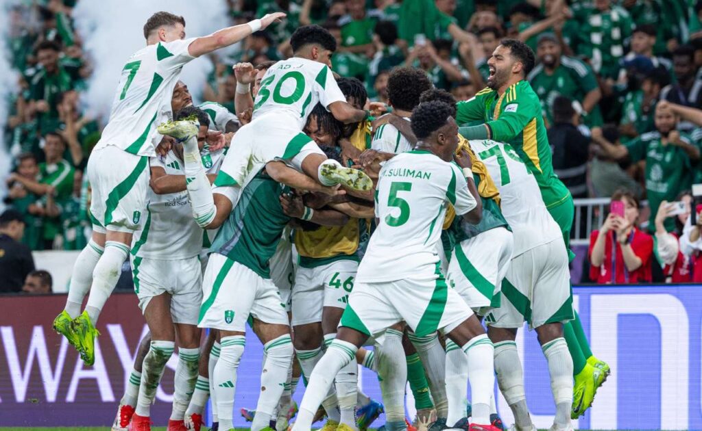 Tận dụng tốt lợi thế quân số, Al Ahli đánh bại Al Hilal, giành quyền chơi trận chung kết AFC Champions League Elite 2024/25.