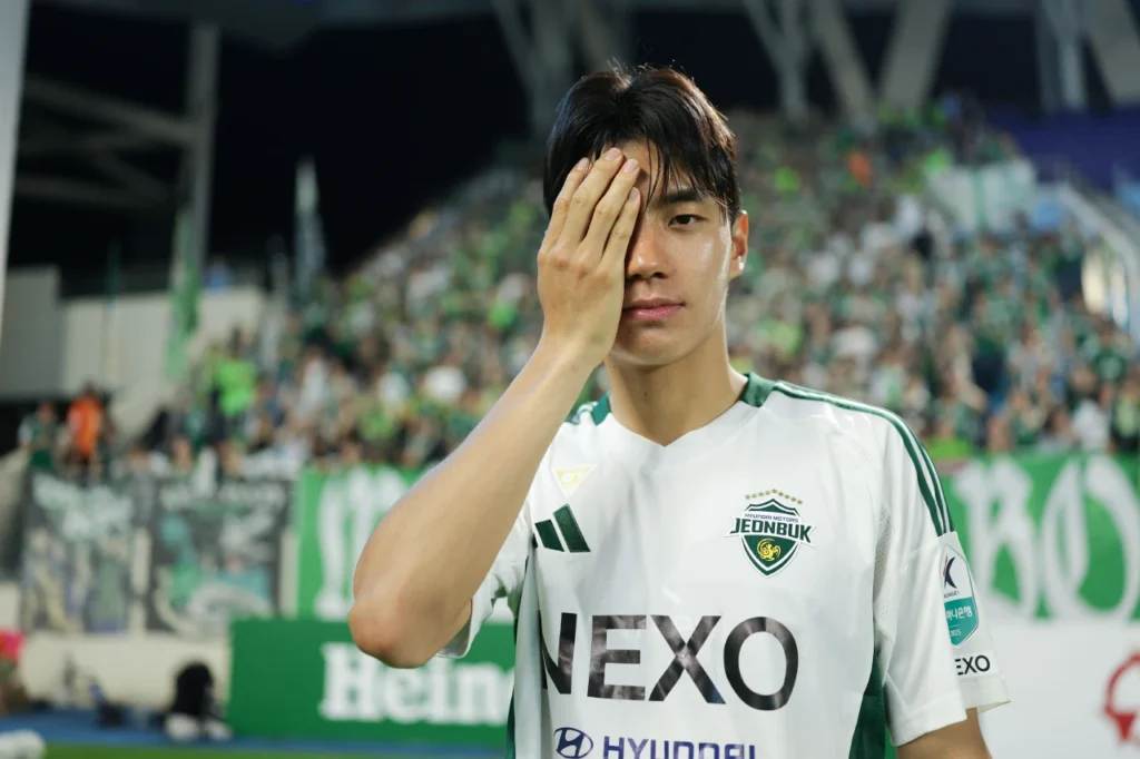 Jeon Se-jin tiếp tục có một ngày thi đấu bùng nổ. 