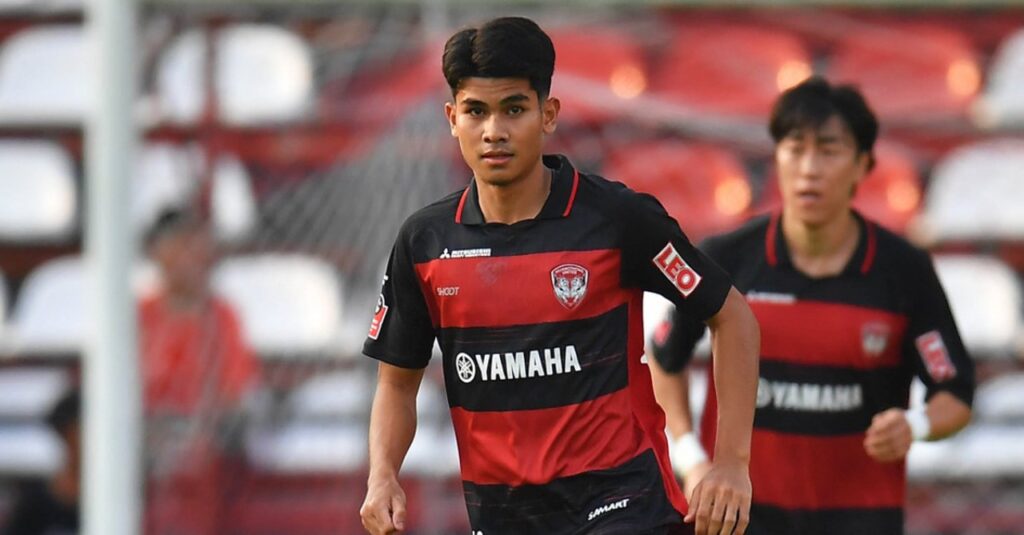 Kakana Khamyok, ngôi sao trẻ nổi bật trong màu áo Muangthong United. 
