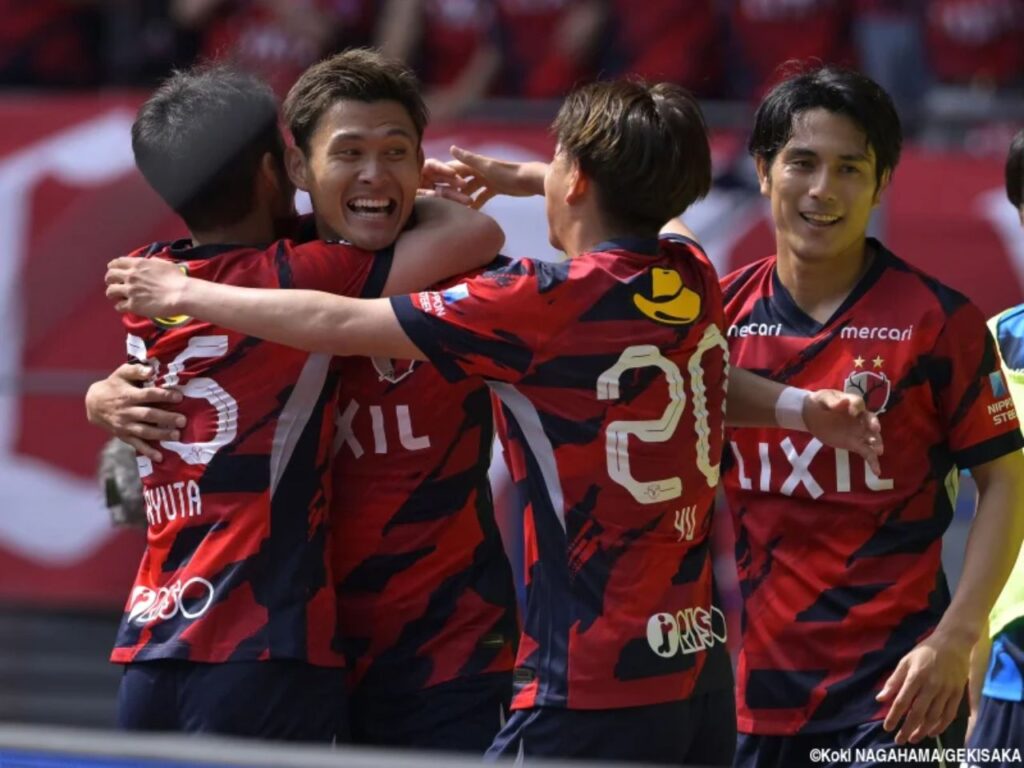 Kashima Antlers tiếp tục dẫn đầu BXH sau vòng 16 J-League 2025.