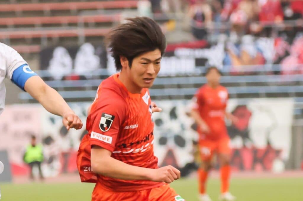 Reiju Tsuruno mất hút trong đội hình của Ehime FC.