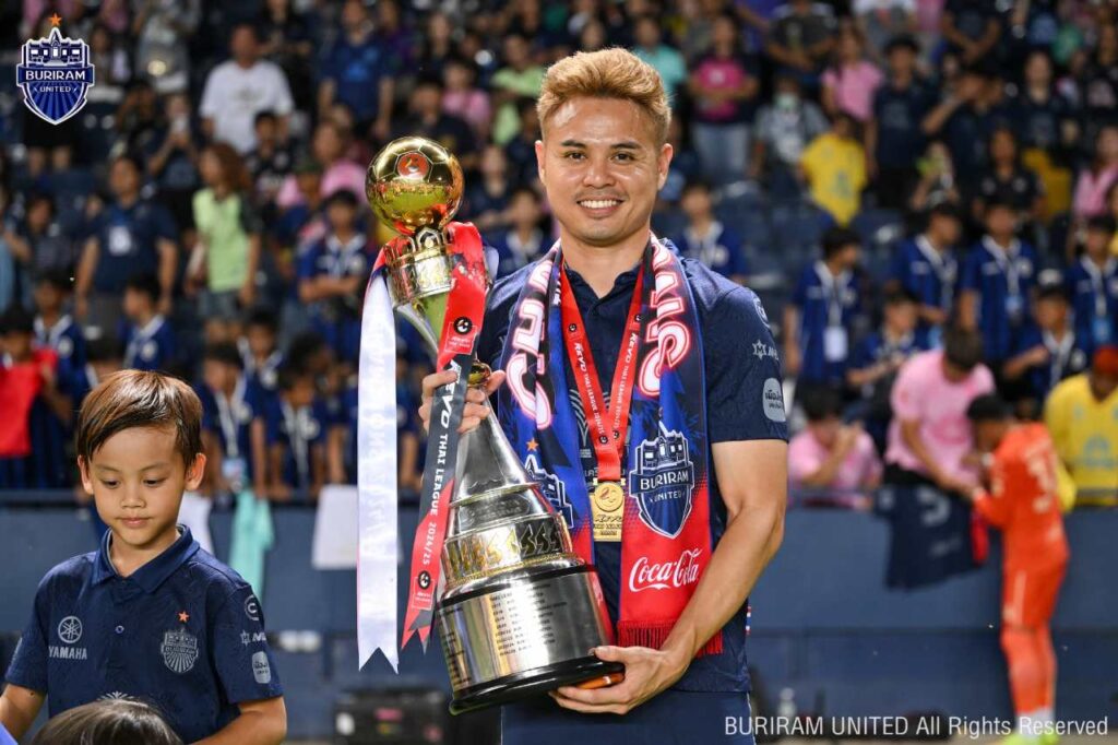 Theerathon Bunmathan, Cầu thủ Thai League 2024/25,  luôn là nhân tố quan trọng trong lối chơi của Buriram United.