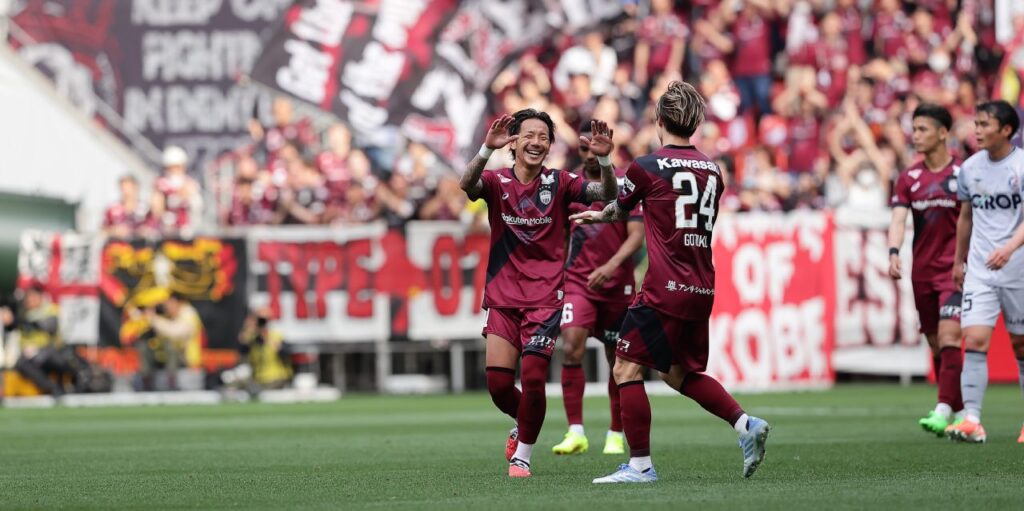Nhà ĐKVĐ J-League Vissel Kobe leo lên vị trí thứ 5 trên BXH. 