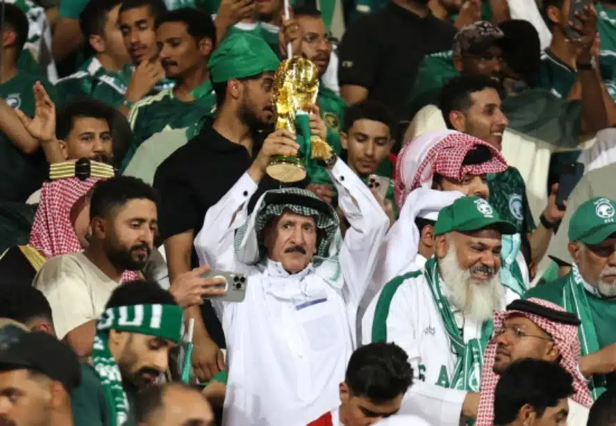 Việc AFC chọn Ả Rập Xê Út và Qatar làm nước chủ nhà vòng loại thứ tư World Cup 2026 đang gây ra nhiều tranh cãi. 