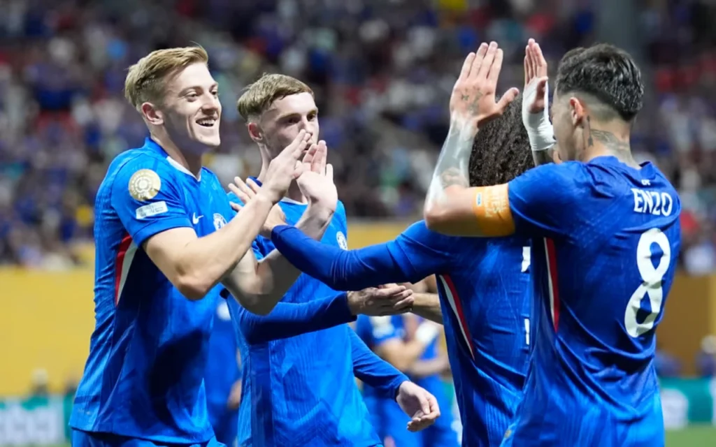 Dàn sao trẻ của Chelsea có màn ra quân thuận lợi.